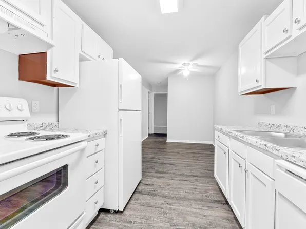 Walnut Woods Apartments