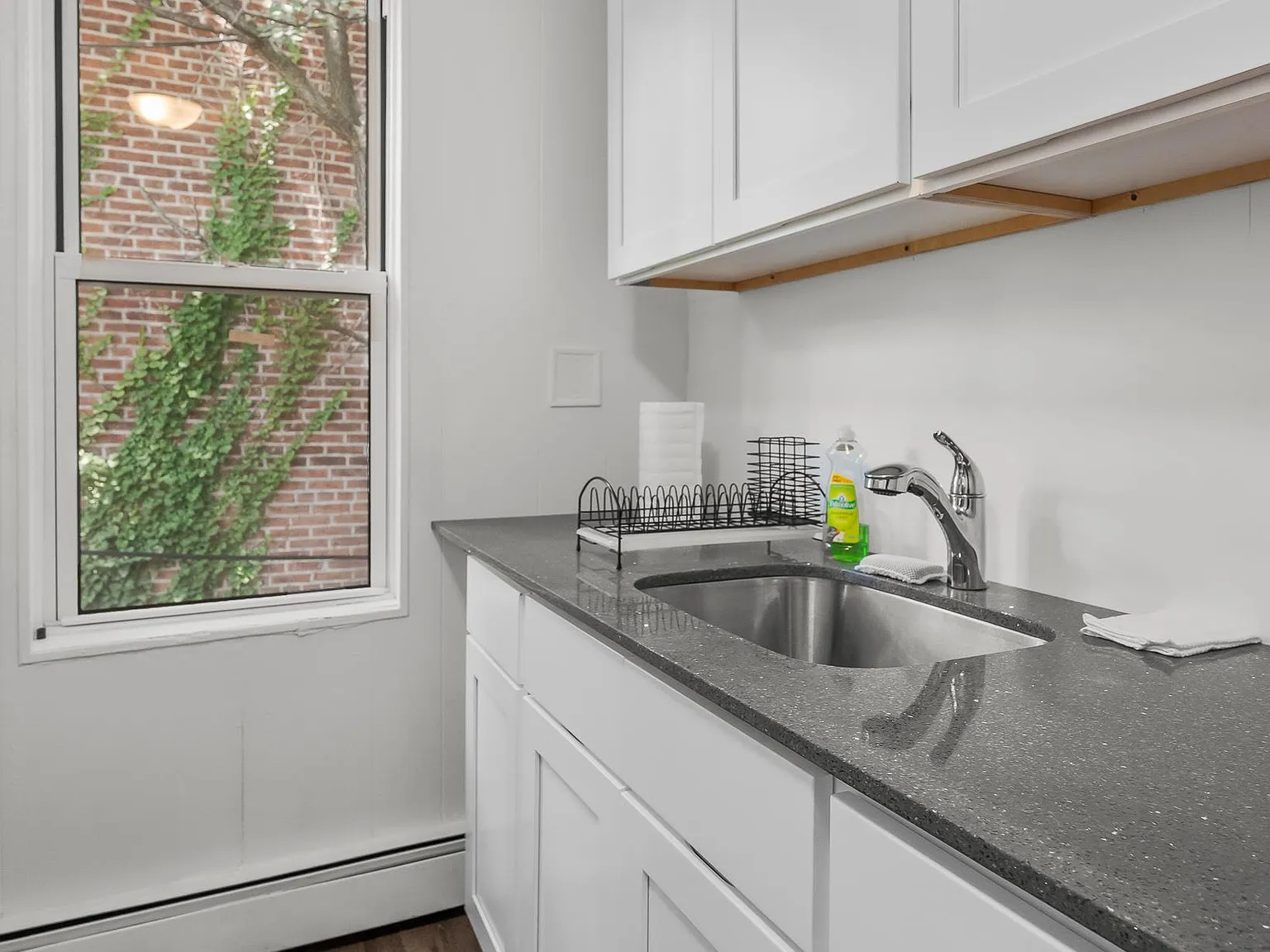 1 bed, $1,310 — Photo 4