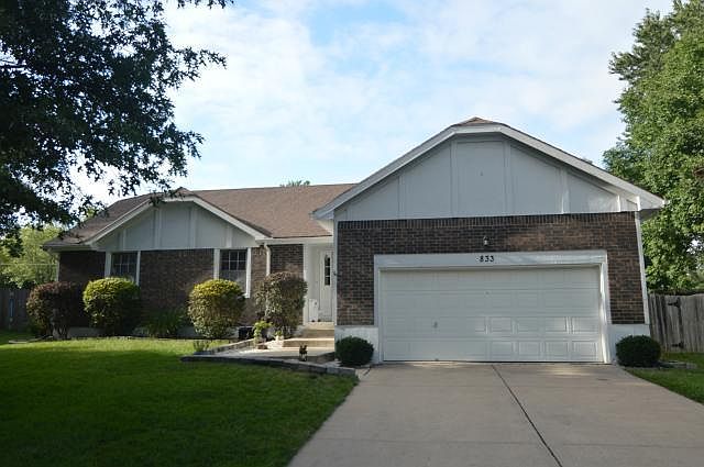 1st image of 833 Valley Woods Dr