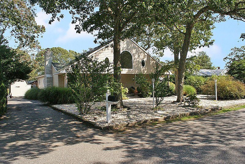 9 Barracuda Rd, East Quogue, NY 11942 Zillow
