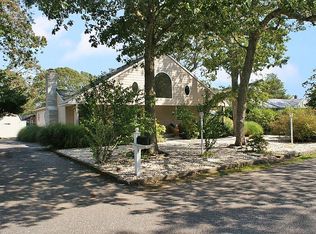 9 Barracuda Rd, East Quogue, NY 11942