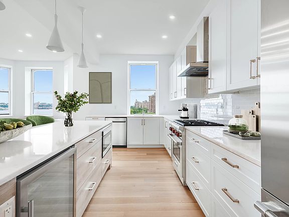4th image of 344 W 72nd St APT 9C