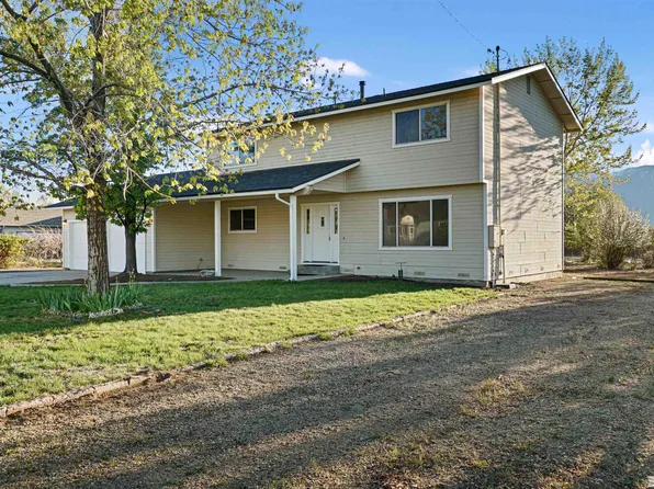 952 Starlight Ct, Gardnerville, NV 89460