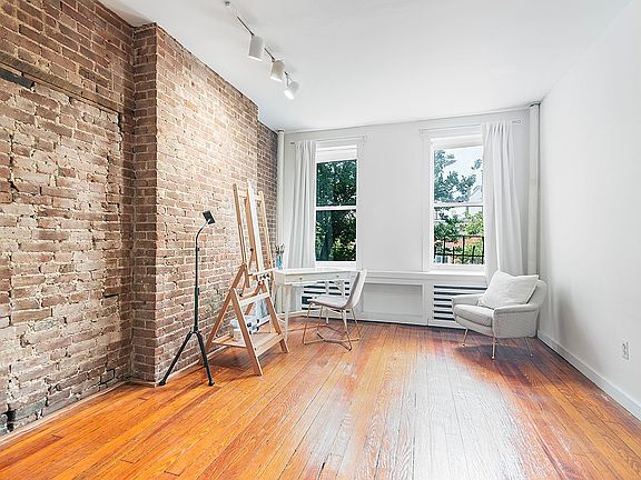 3rd image of 80 Charles St APT 4W