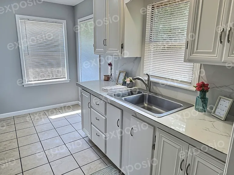 1161 SE 21st St — Photo 1
