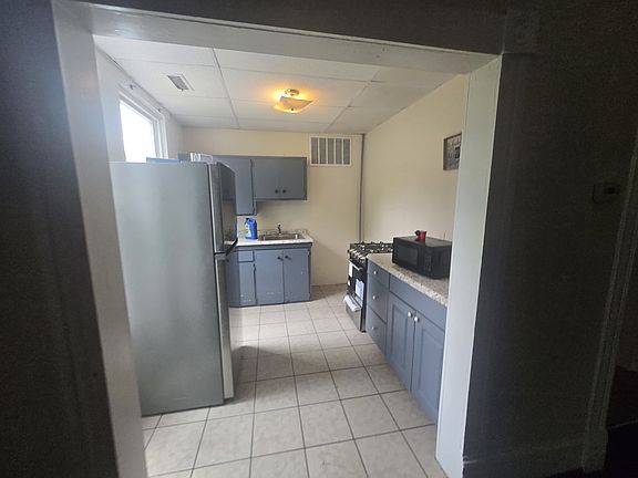 5th image of 528 E Main St #1