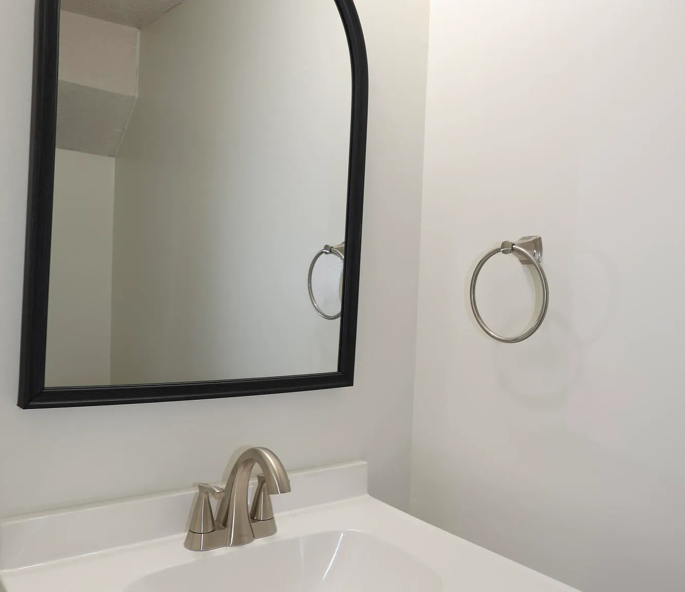 2 bed, 2.5 bath, 992 sqft, $1,300 — Photo 4