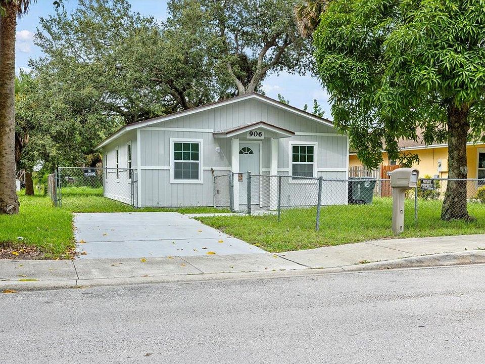 1st image of 906 C Avenue