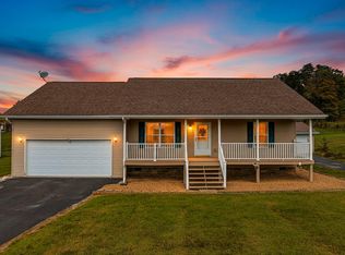 2008 Bessie Slaton Rd, Dandridge, TN 37725