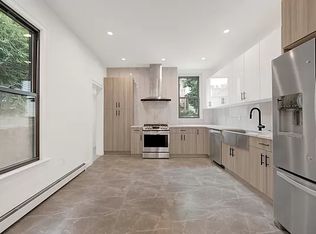 102 Essex St, Brooklyn, NY 11208