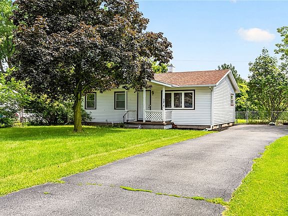 2nd image of 30 Fairlawn Dr