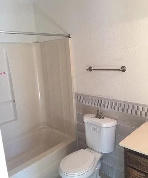 1268 Ocean View Ave #D — Photo 3