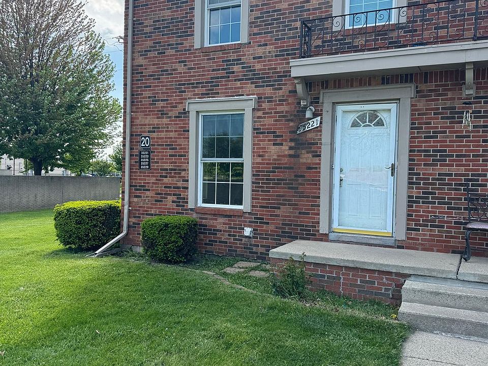 1st image of 35221 Tall Oaks Dr