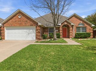 817 Huebner Way, Burleson, TX 76028