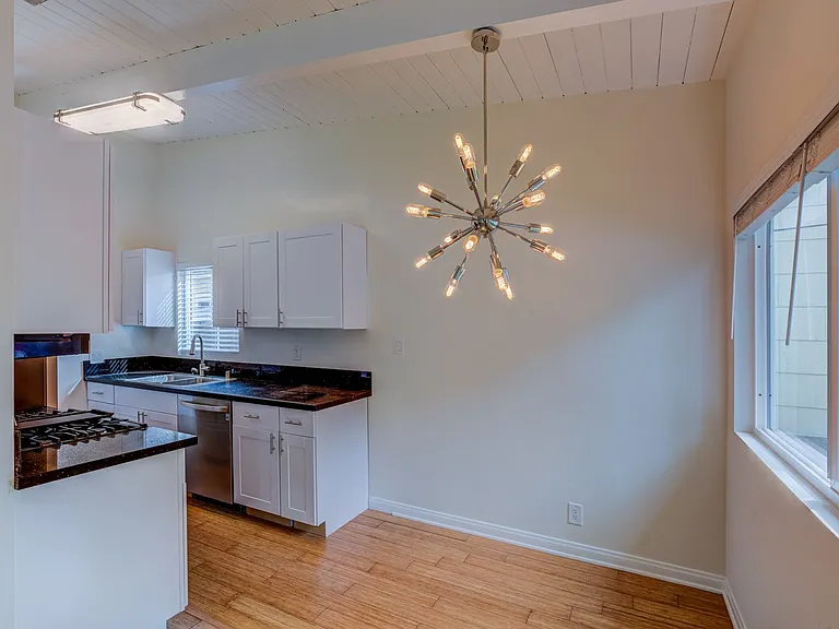 Ocean Avenue Duplex — Photo 18