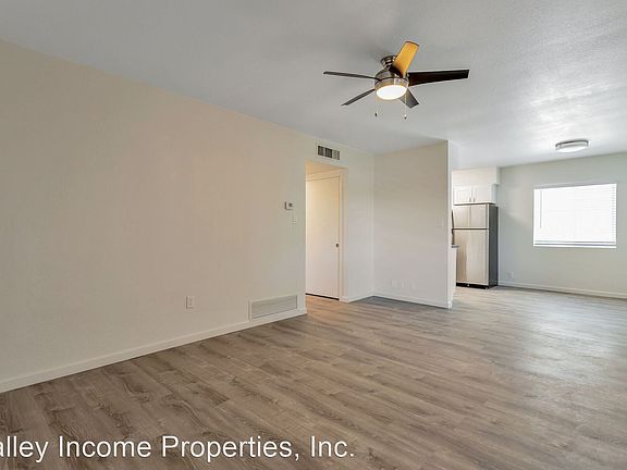 4th image of 1939 W Berridge Ln #8072418