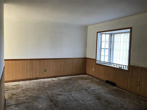 3rd image of 1313 Heron Dr