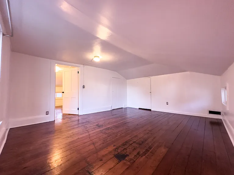 117 E Vine St — Photo 16