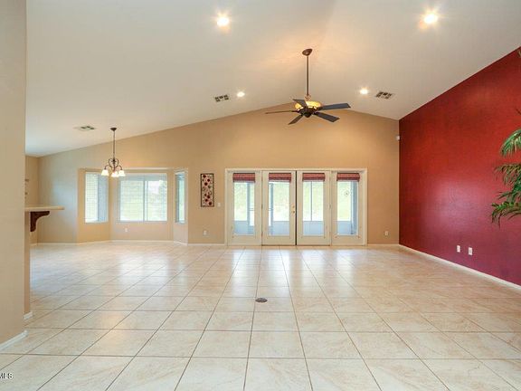 5th image of 2455 E Durango Dr
