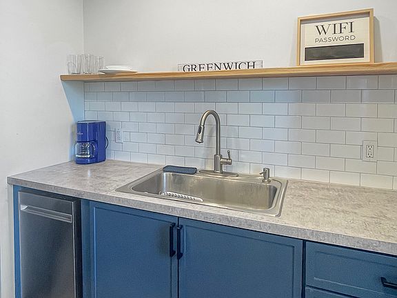 5th image of 6 Barber Ave #1