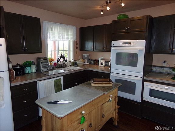 Spacious Kitchen