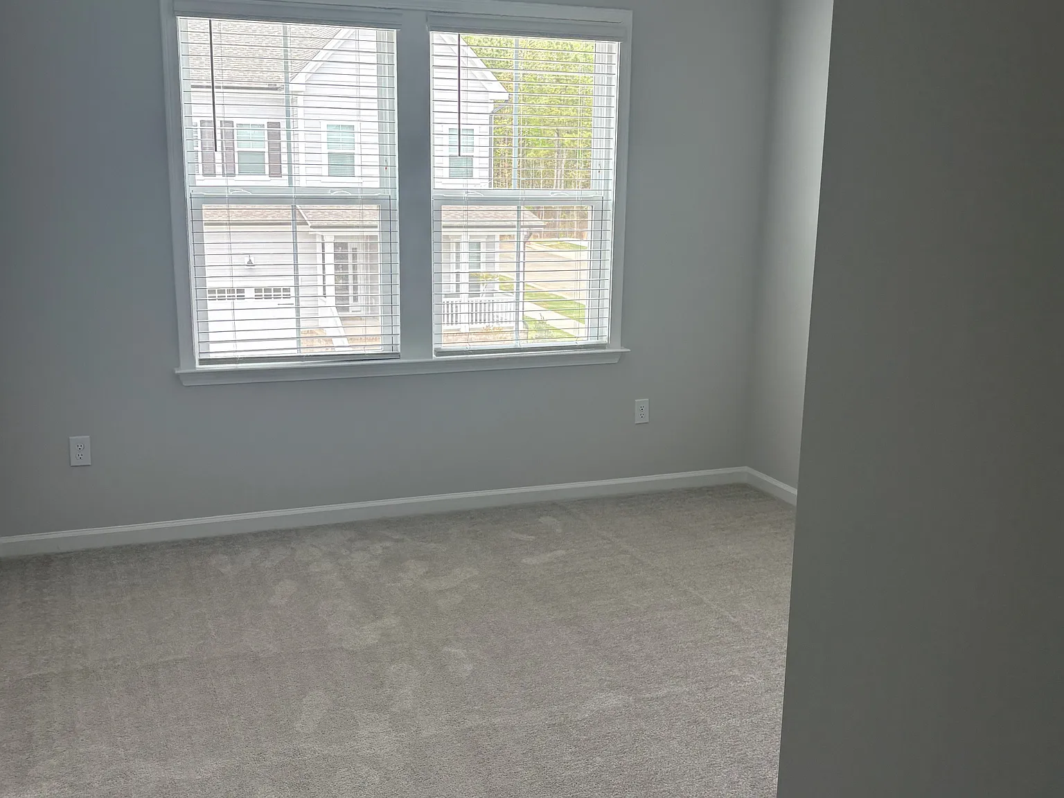 5 bed, 3435 sqft, $3,350 — Photo 4