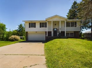 2764 Chisholm Ave, North Saint Paul, MN 55109