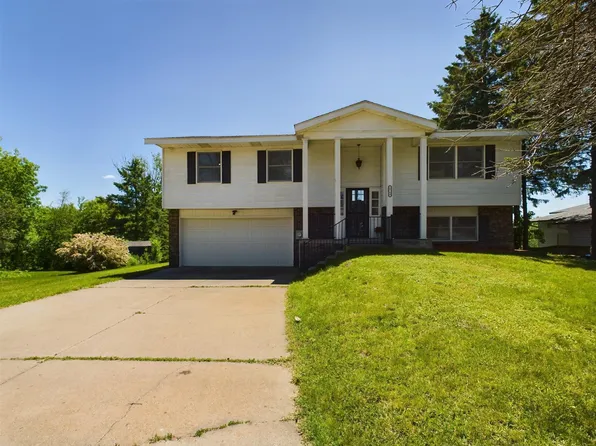 2764 Chisholm Ave, North Saint Paul, MN 55109