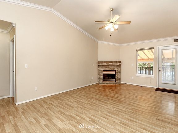 4th image of 8704 Sebastian Drive NE