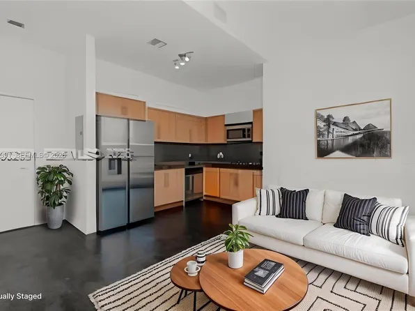 300 S Biscayne Blvd #Penthouse 3903, Miami, FL 33131