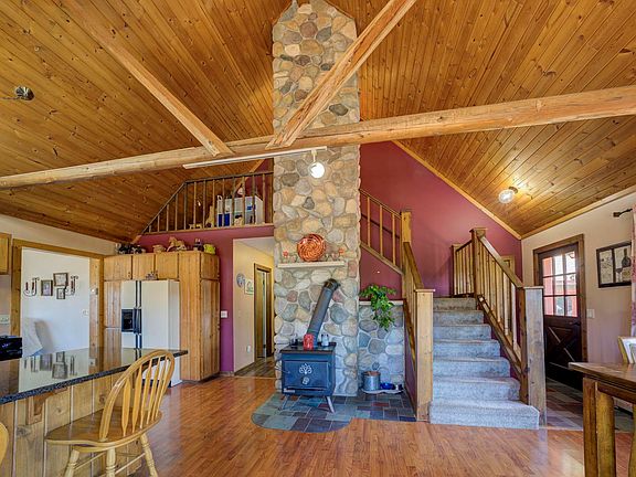 4th image of 7556 Kingsley Rd