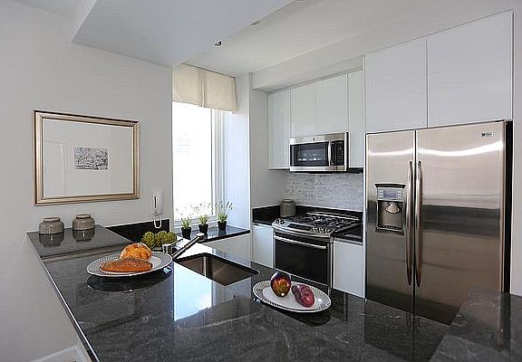 3rd image of 160 W 62nd St APT 5G