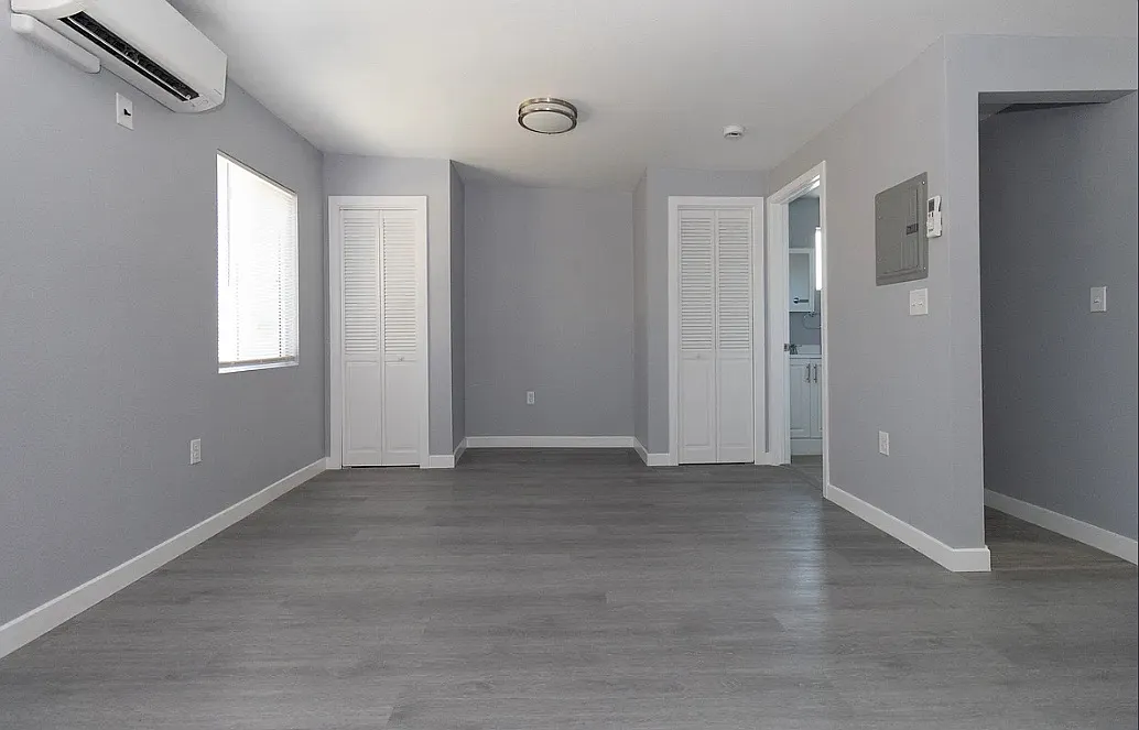 Building Photo - 10735 Barlow Ave #F