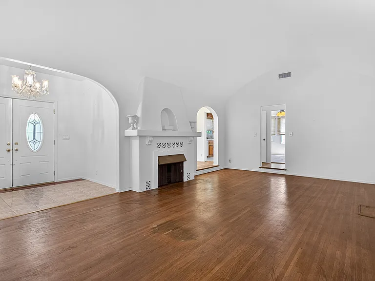 122 E Linda Vista Ave — Photo 5