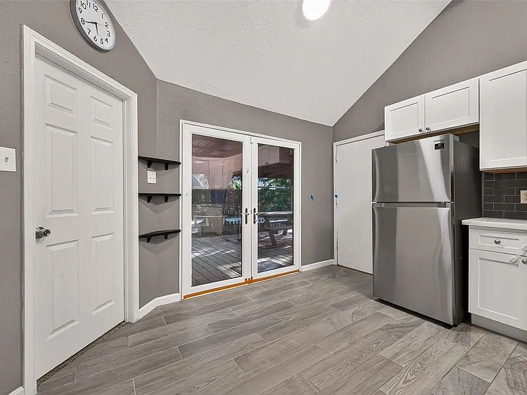10031 Prospect Hill Dr — Photo 13