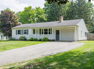 132 Colony Ln, Rochester, NY 14623