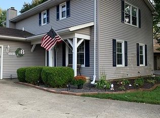 3001 Meadowbrook Ct, Champaign, IL 61822