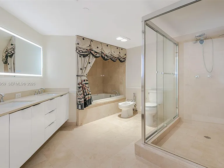 8855 Collins Ave #8J — Photo 7