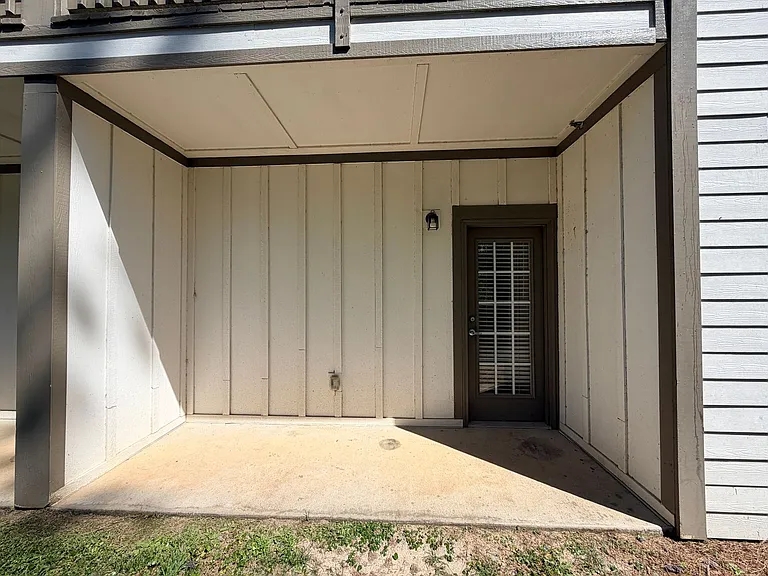 1023 W Gordon St #B3 — Photo 38