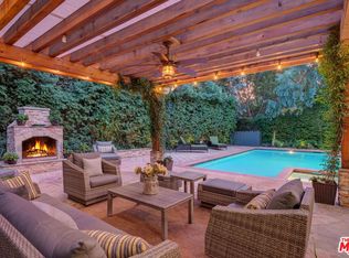 16144 Moorpark St, Encino, CA 91436