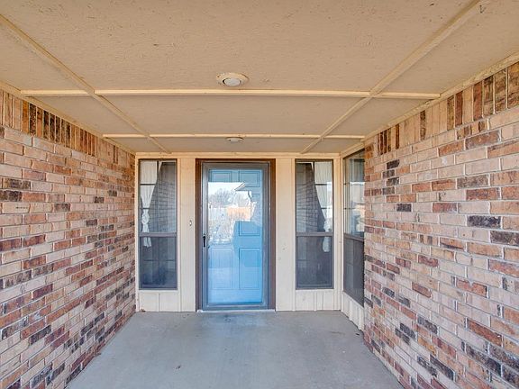 3rd image of 1010 Briar Ridge Rd