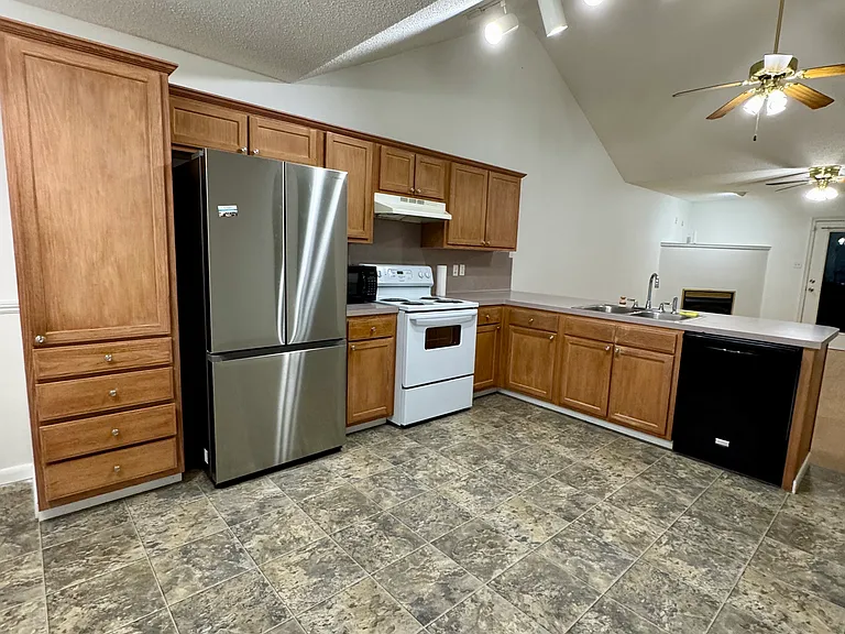 14267 Woodlands Dr #4 — Photo 5