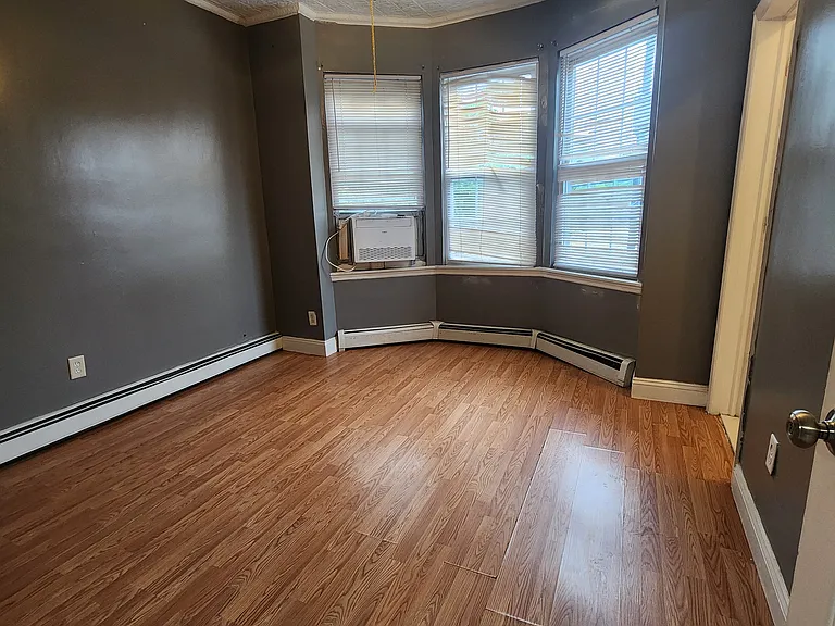 66 Vincent St #2 — Photo 16