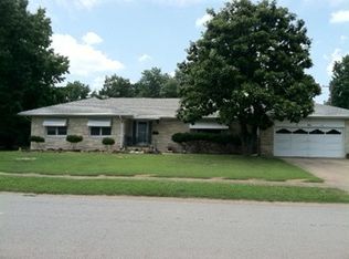 941 N 21st St, Murphysboro, IL 62966