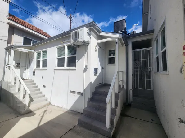 383 Harvey Dr, Glendale, CA 91206