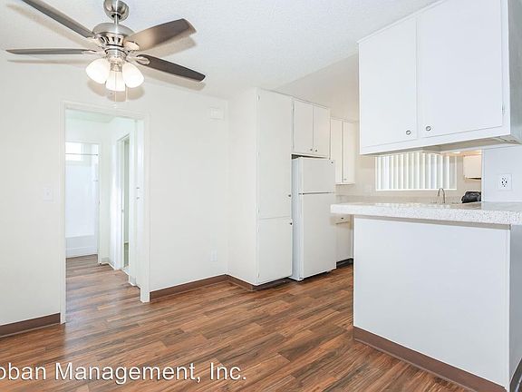 3rd image of 1029 N Mollison Ave APT 10