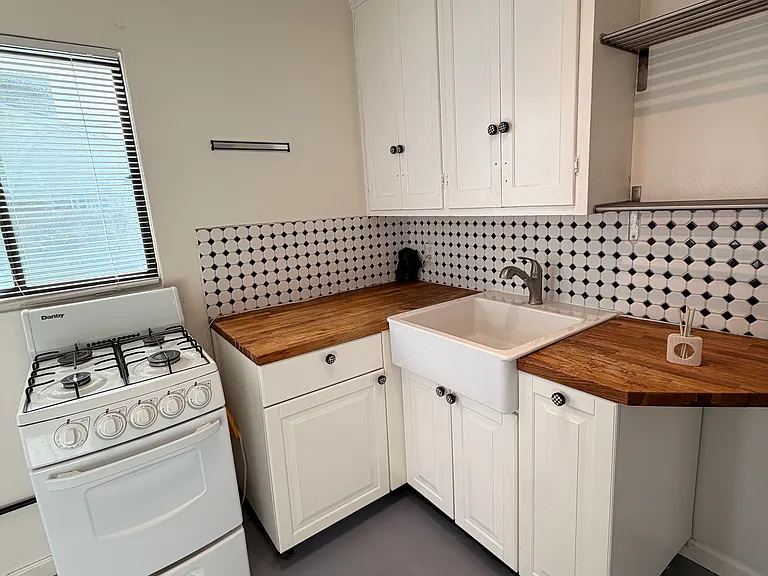 121 W Birdman Dr #A — Photo 9