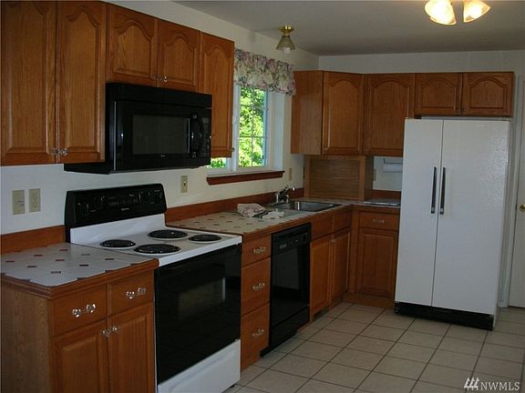 3rd image of 1587 Silver Fir Dr
