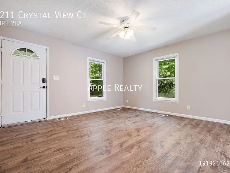 1211 Crystal View Ct — Photo 3
