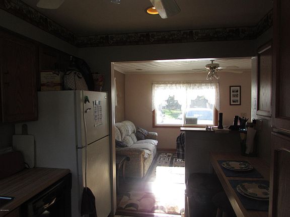 3rd image of 810 Dayton Ave